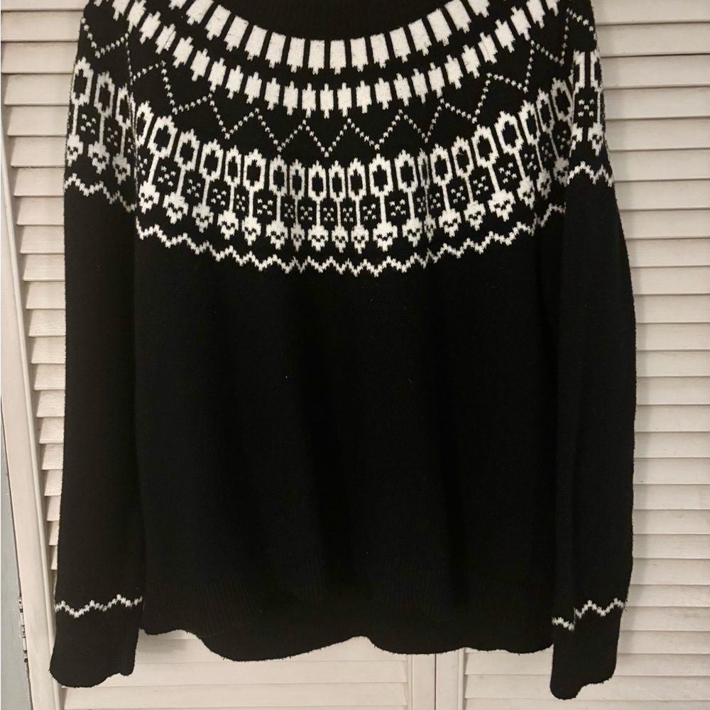 LOFT Black and White Geometric Knit Sweater